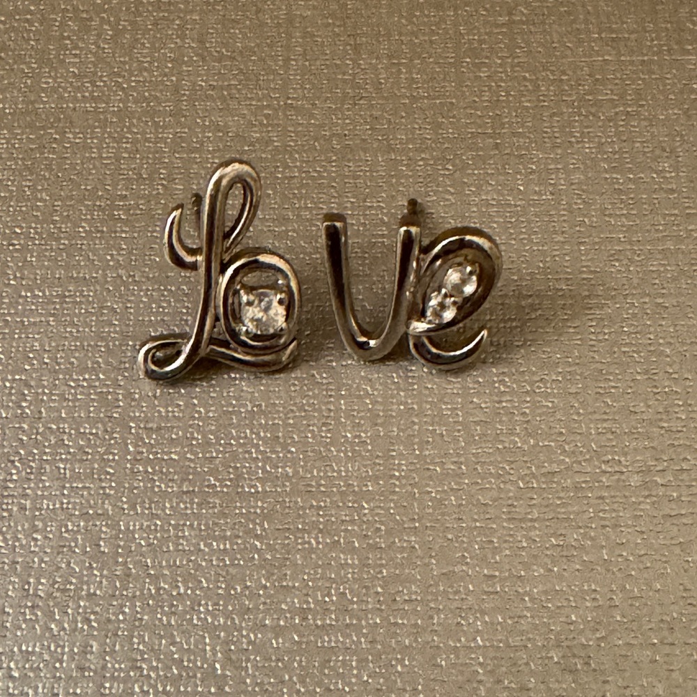 Chuck clemency Inspirational Love earrings